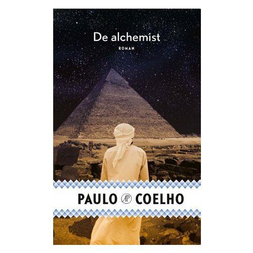 5) De alchemist – Paul Coelho