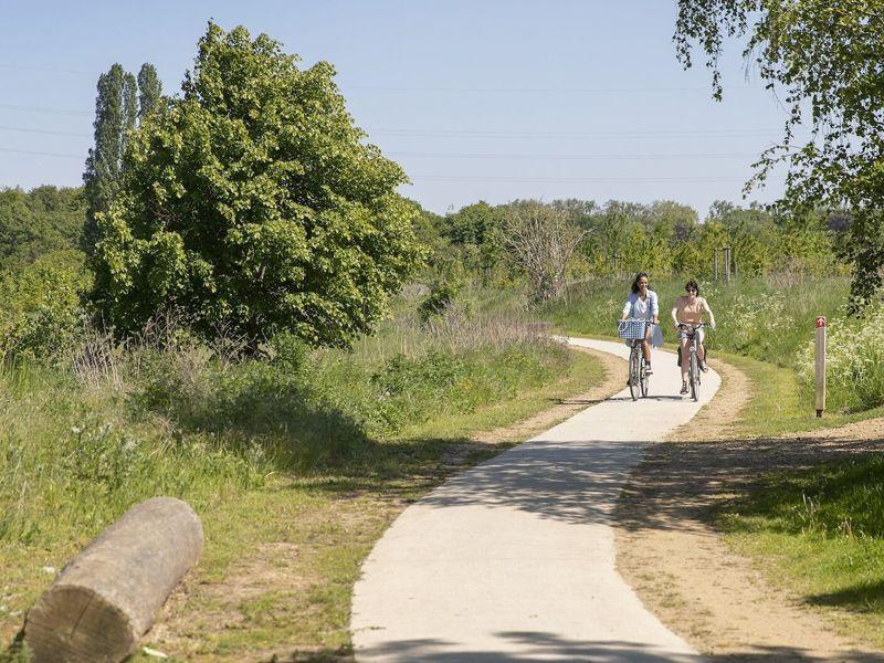 Langs vliegveld van Gontrode fietsroute